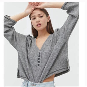 Urban Outfitters Clearwater Ribbed Boxy Cropped Grey Henley Top Size Small